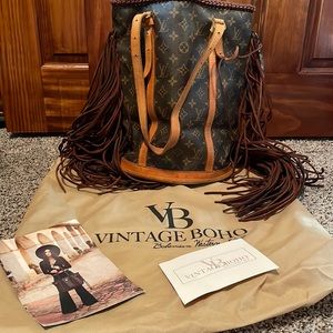 Super cute Vintage BoHo Louis Vuitton hand bag.